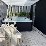 Summer House-nowoczesne Z Jacuzzi I Ladowarka Do Samochodu Wrzosowo (Kamien)