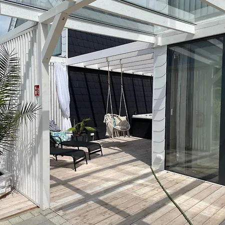 Summer House-nowoczesne Z Jacuzzi I Ladowarka Do Samochodu Дом отдыха Wrzosowo (Kamien)