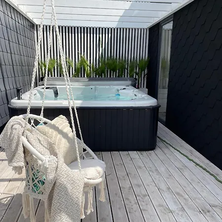 Summer House-nowoczesne Z Jacuzzi I Ladowarka Do Samochodu Wrzosowo (Kamien)