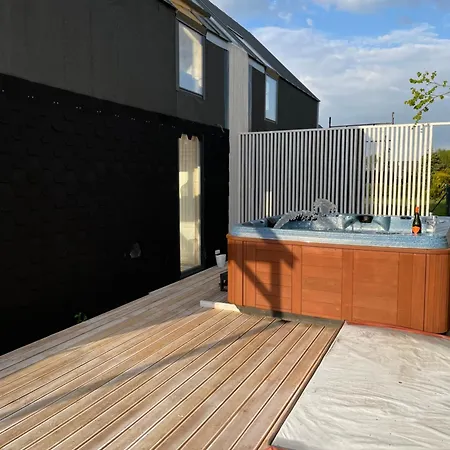 Summer House-nowoczesne Z Jacuzzi I Ladowarka Do Samochodu