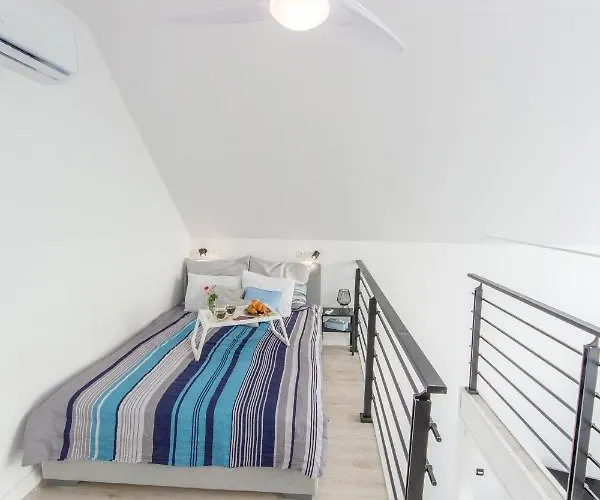 Summer House-nowoczesne Z Jacuzzi I Ladowarka Do Samochodu